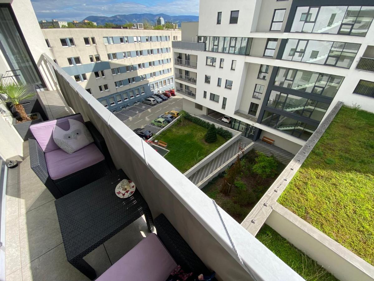 Apartment Mala Praha & Parking In The Garage Žilina Eksteriør bilde